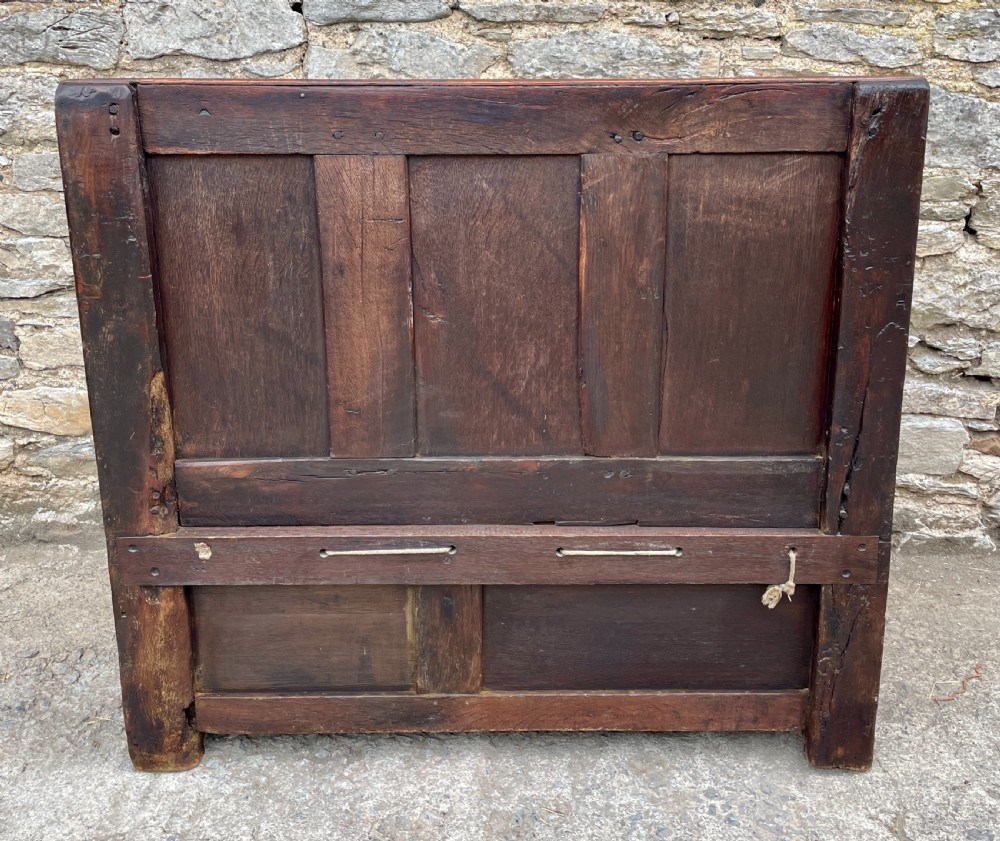 Early 18th Century Oak Settle View XI