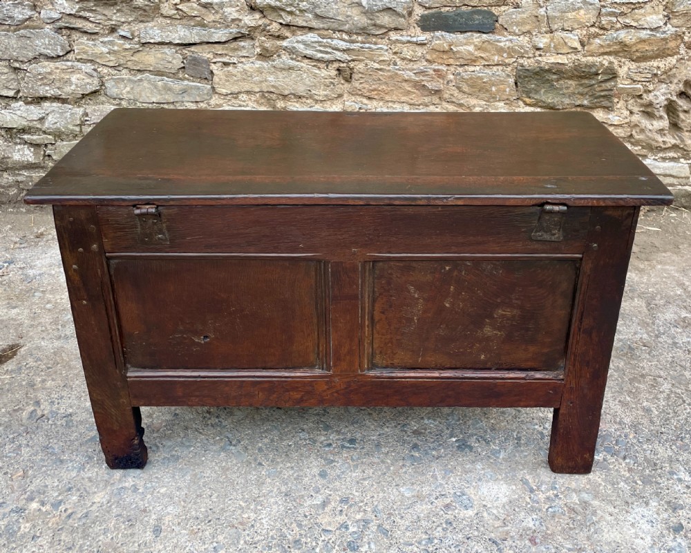 Small 18th Century Oak Coffer View XV