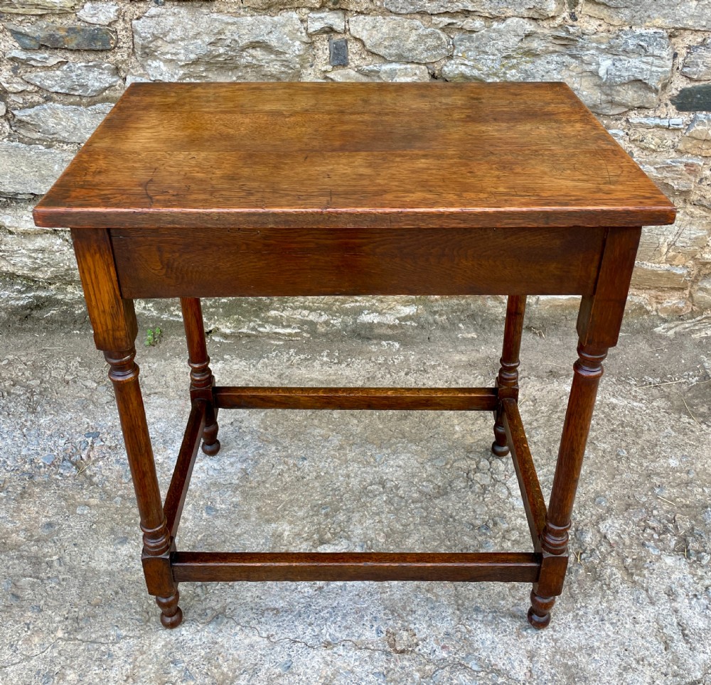 Small Oak Side Table View VIII