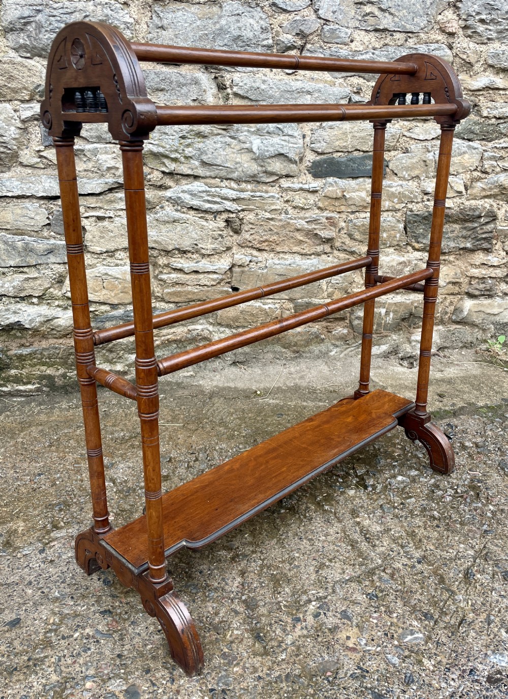Edwardian Towel Rail View VI