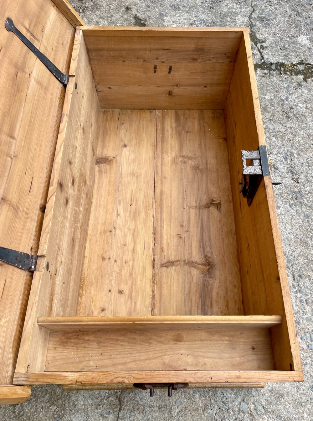 Large Antique Pine Box with Key View VII