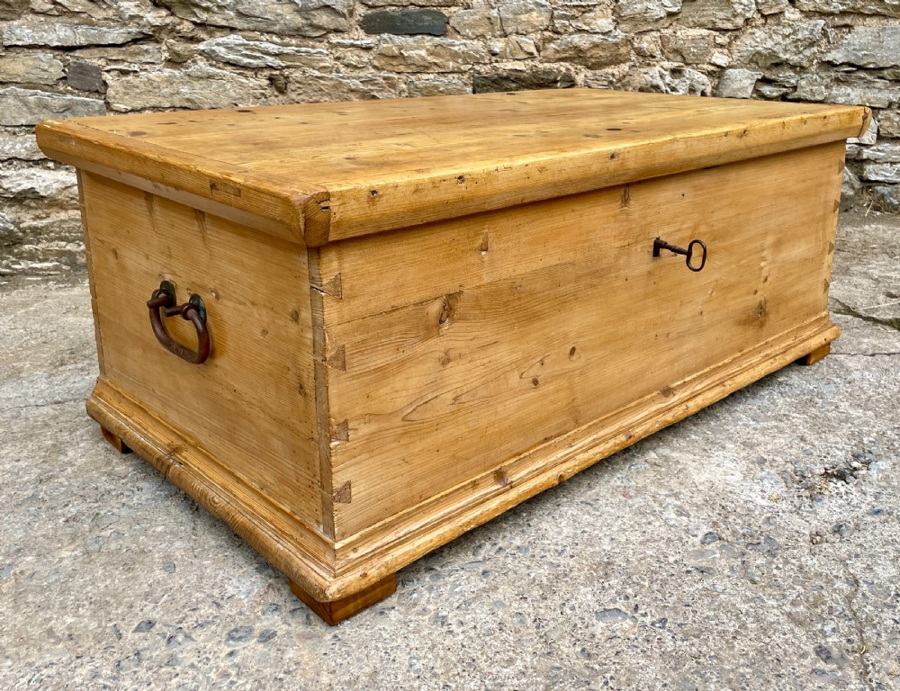 Large Antique Pine Box with Key View XIV