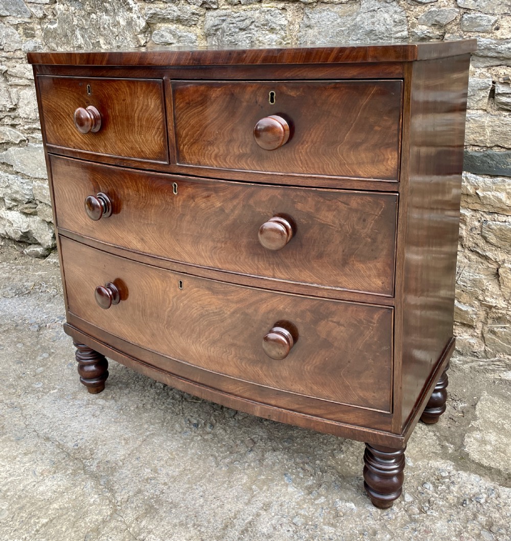Small Victorian Mahogany Bow Front Chest of Drawers View IX