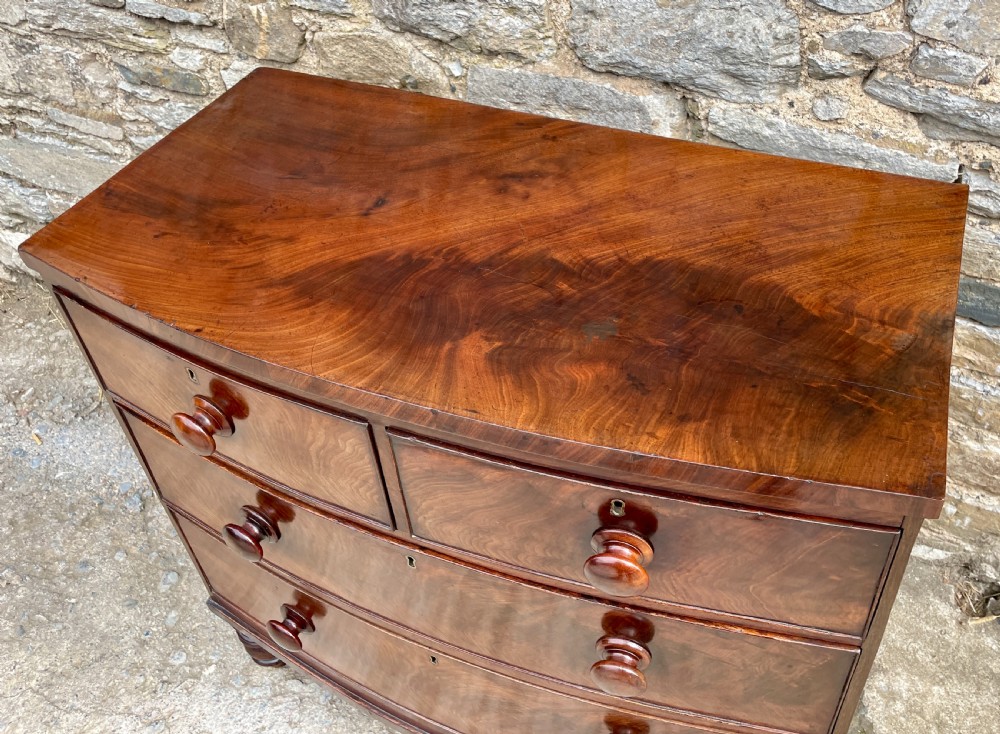 Small Victorian Mahogany Bow Front Chest of Drawers View XI