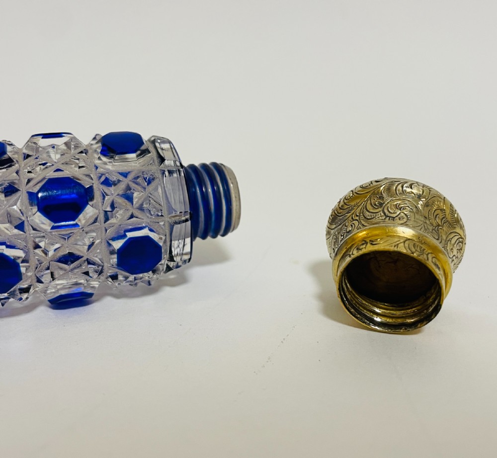 Victorian Double Ended Scent Bottle with Silver Gilt Tops View X