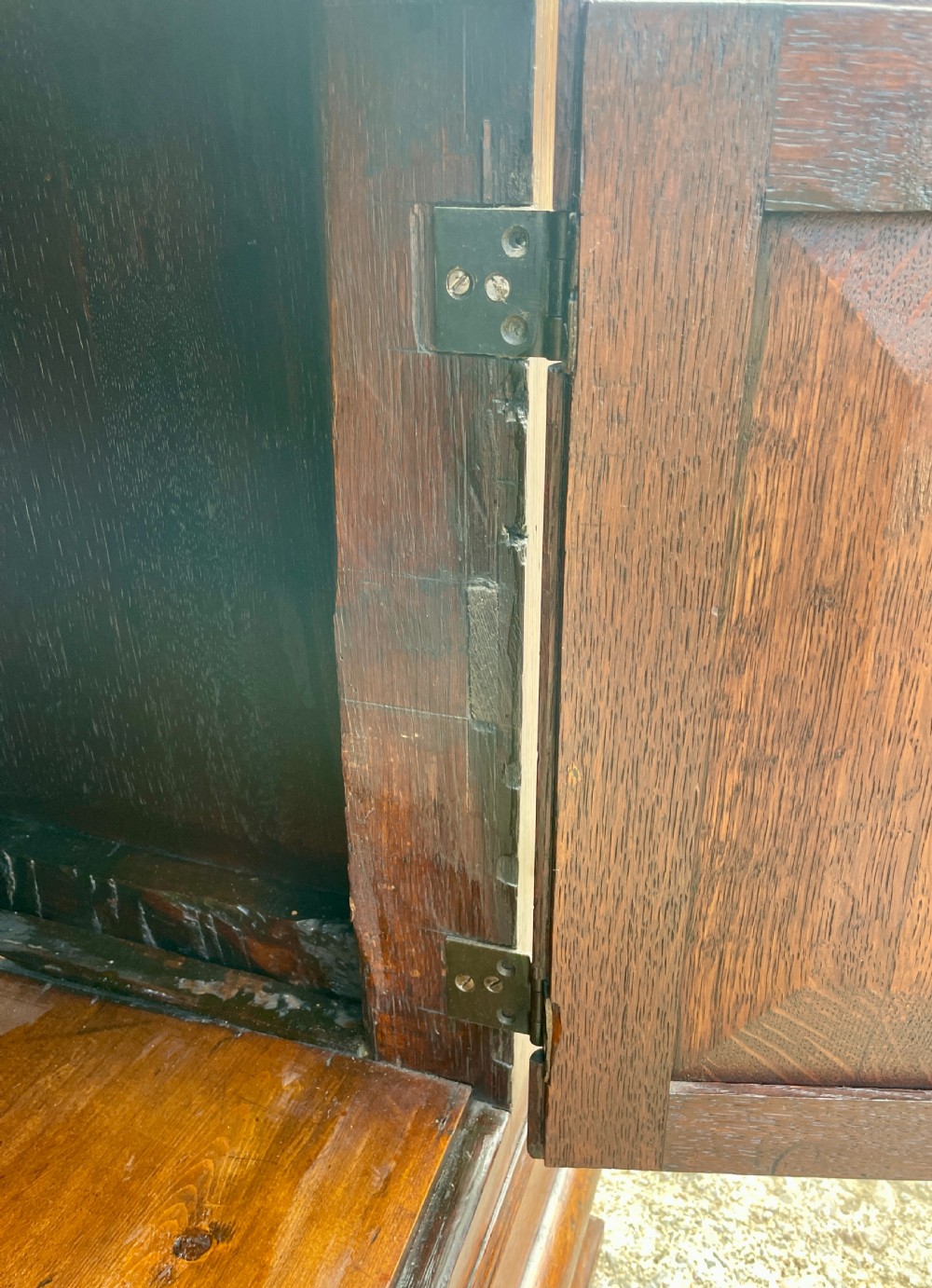 Georgian Oak Dresser Base View VI