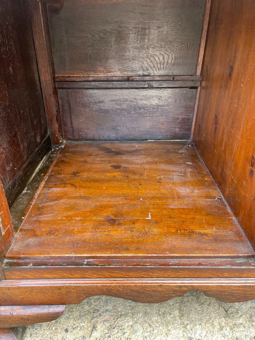 Georgian Oak Dresser Base View XXIII