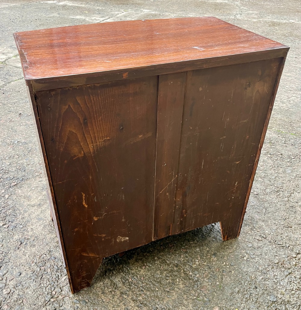 Small Georgian Mahogany Bow Front Chest of Drawers View XIII