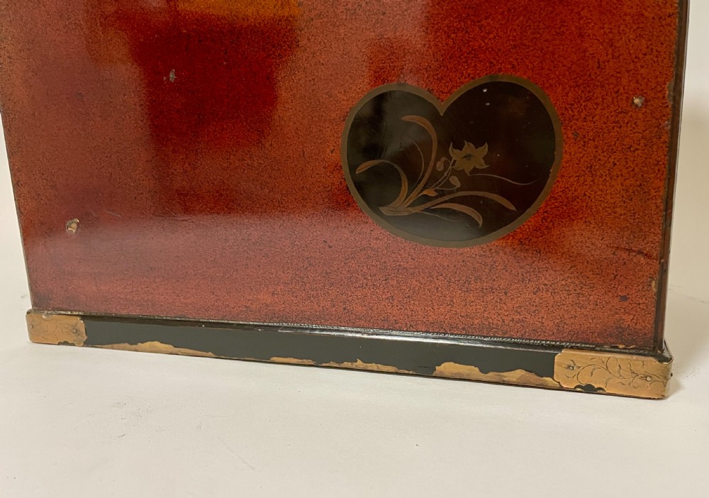 Japanese Meiji Period Lacquered Table Cabinet View XIII