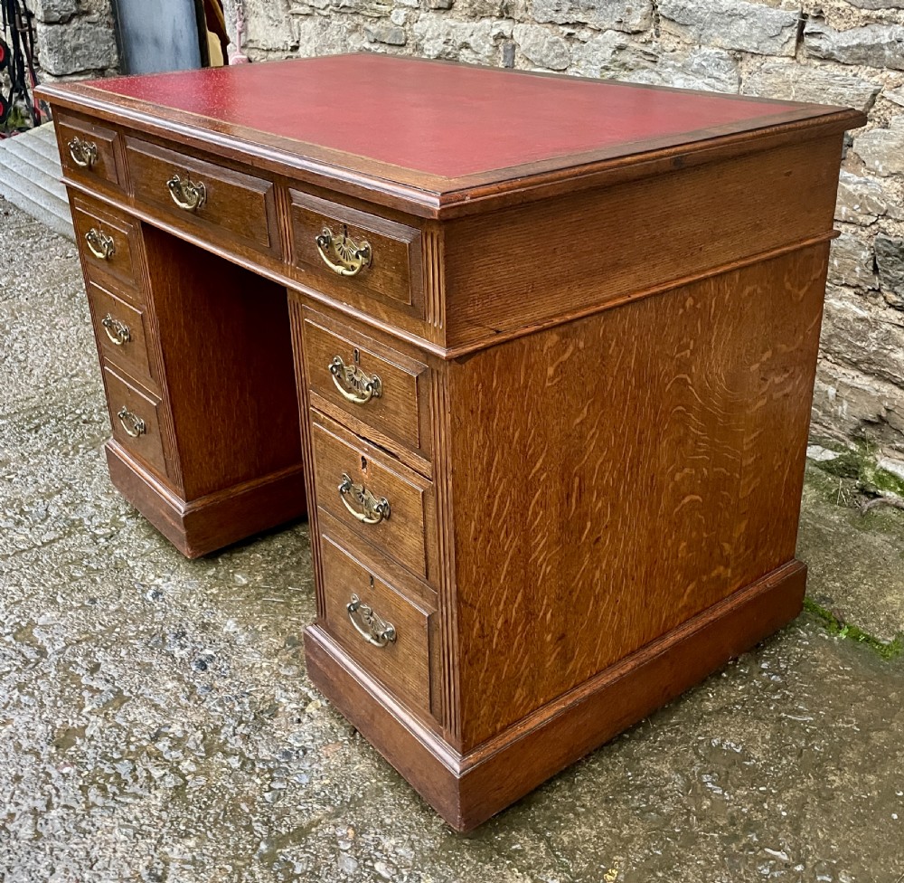 Edwardian Oak Pedestal Desk by Maple & Co View IV