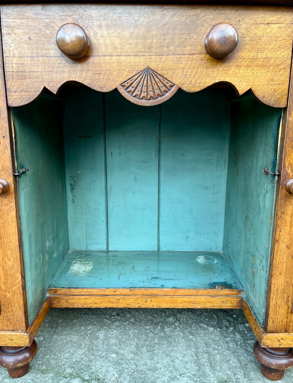 Welsh Oak Dog Kennel Farmhouse Dresser View XIX
