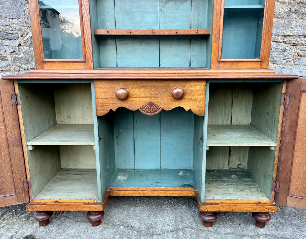 Welsh Oak Dog Kennel Farmhouse Dresser View XXIV