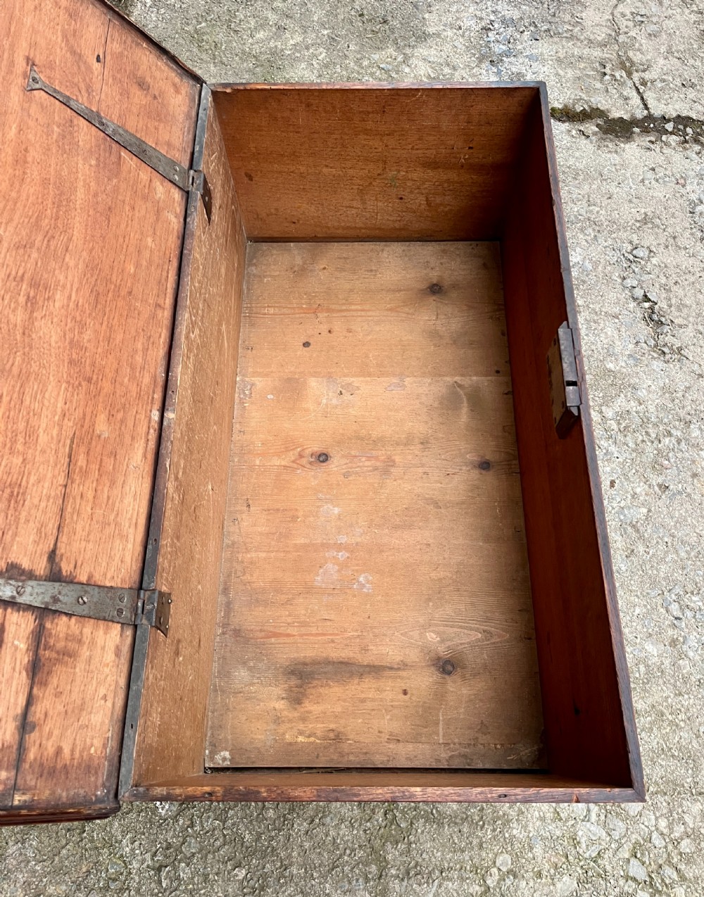 18th Century Oak and Elm Mule Chest View V