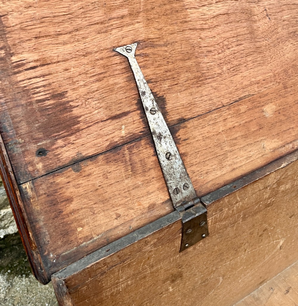 18th Century Oak and Elm Mule Chest View VI
