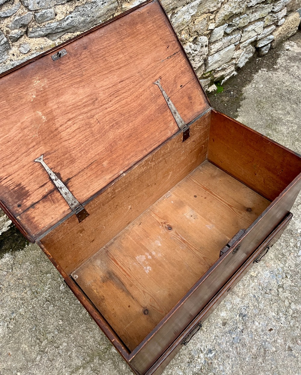 18th Century Oak and Elm Mule Chest View VIII