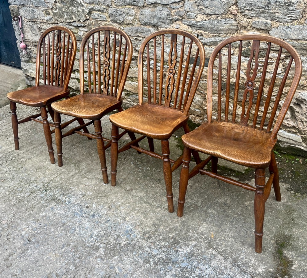 Set of 4 Victorian Elm Hoop Back Chairs View VI