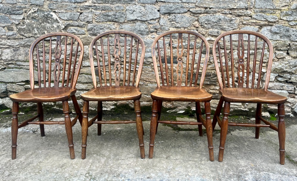 Set of 4 Victorian Elm Hoop Back Chairs View VII