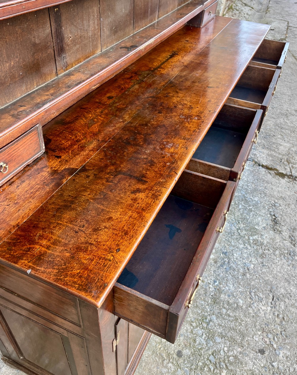 Large Georgian Oak Dresser View XVI