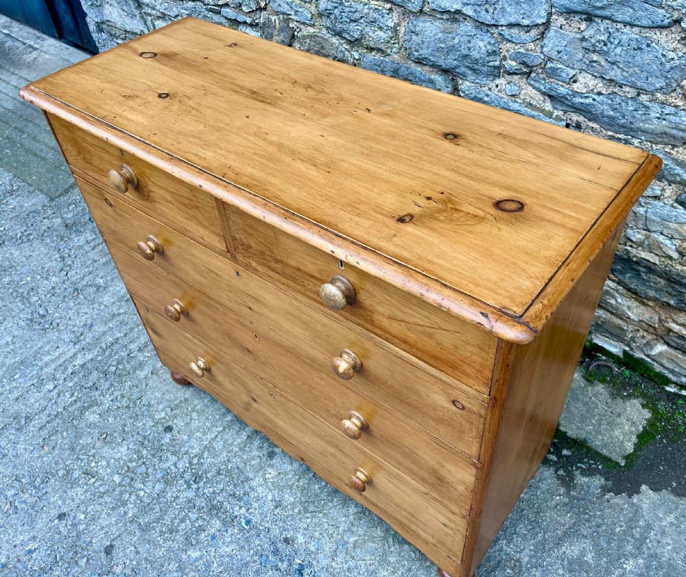 Large Victorian Pine Chest of Drawers View V