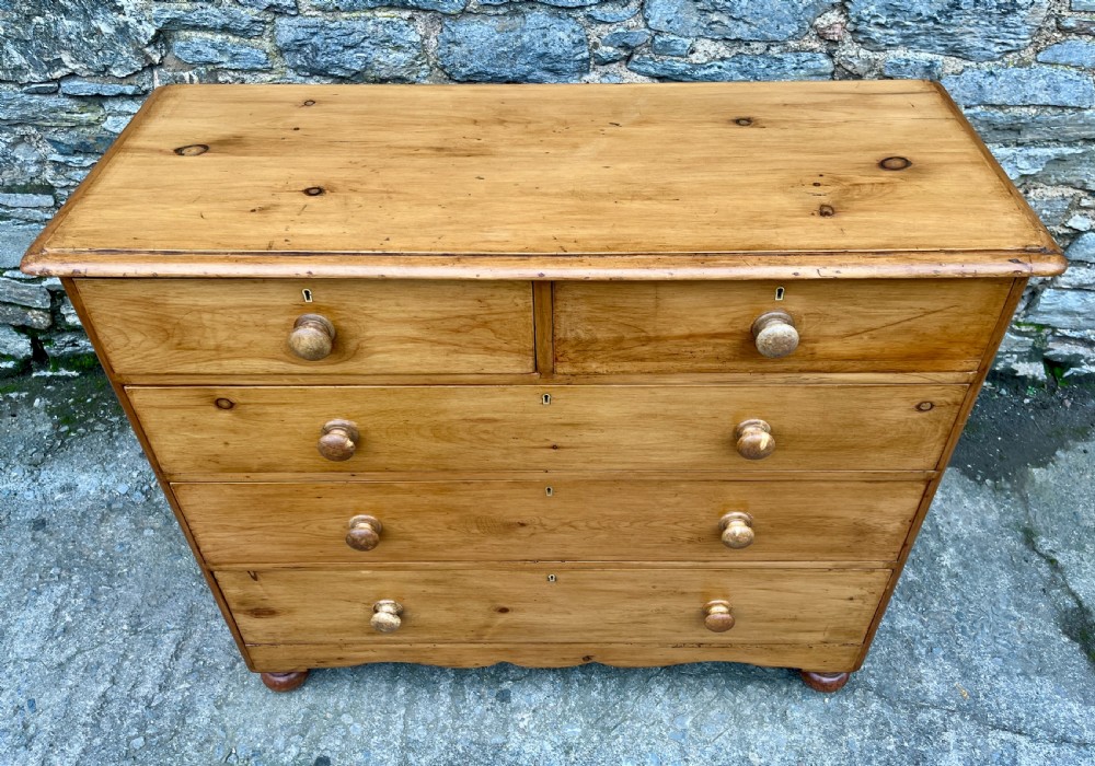 Large Victorian Pine Chest of Drawers View VII