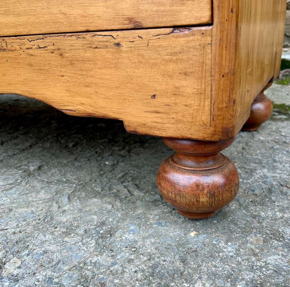 Large Victorian Pine Chest of Drawers View XII