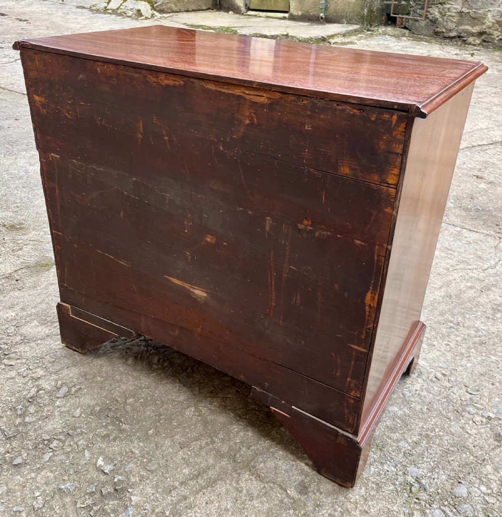 Small Georgian Mahogany Chest of Drawers View IX