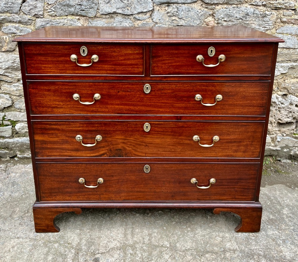 Georgian Mahogany Chest of Drawers