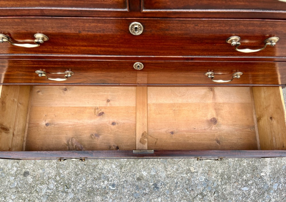Georgian Mahogany Chest of Drawers View VI