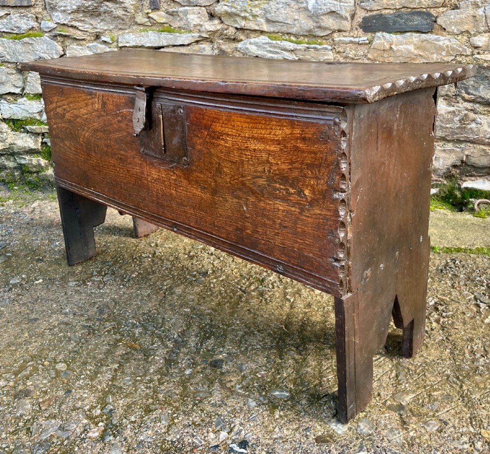 18th Century Planked Oak Coffer View XXIII