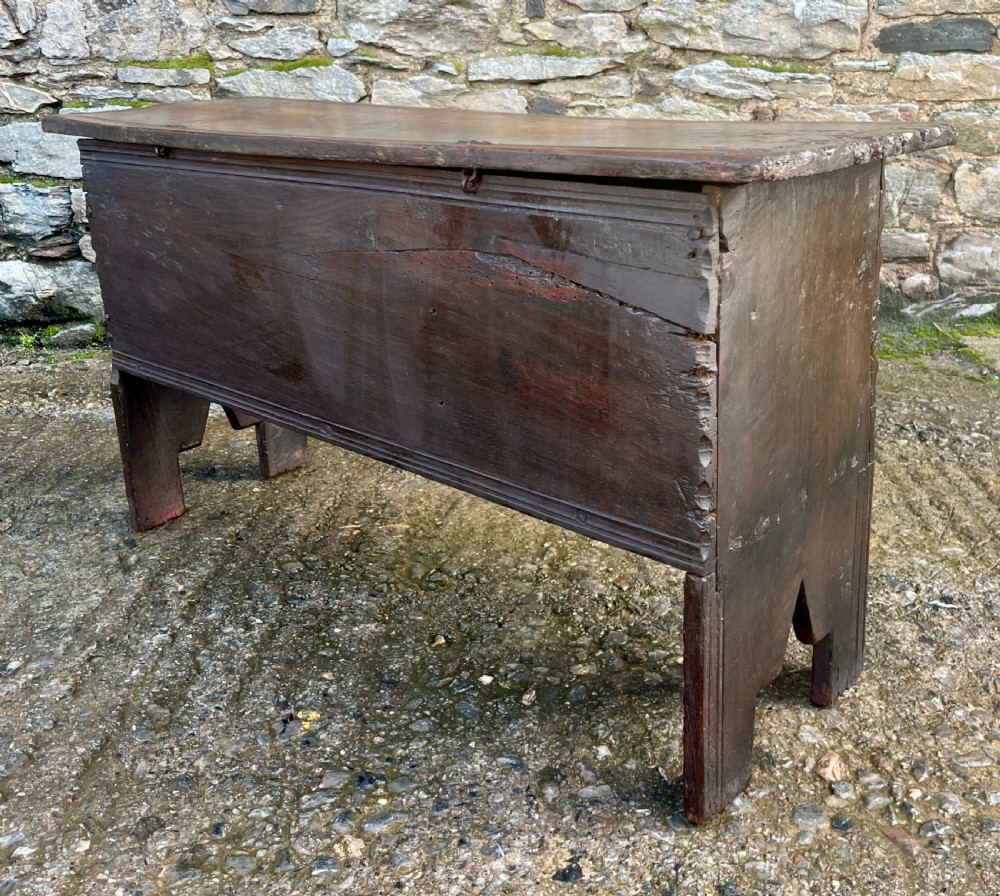 18th Century Planked Oak Coffer View XXVII