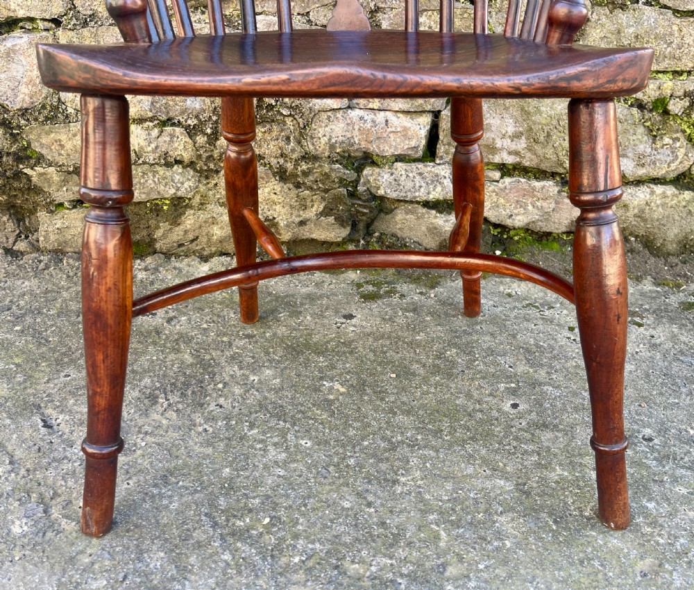 Antique Elm and Yew Wood Windsor Chair View IX