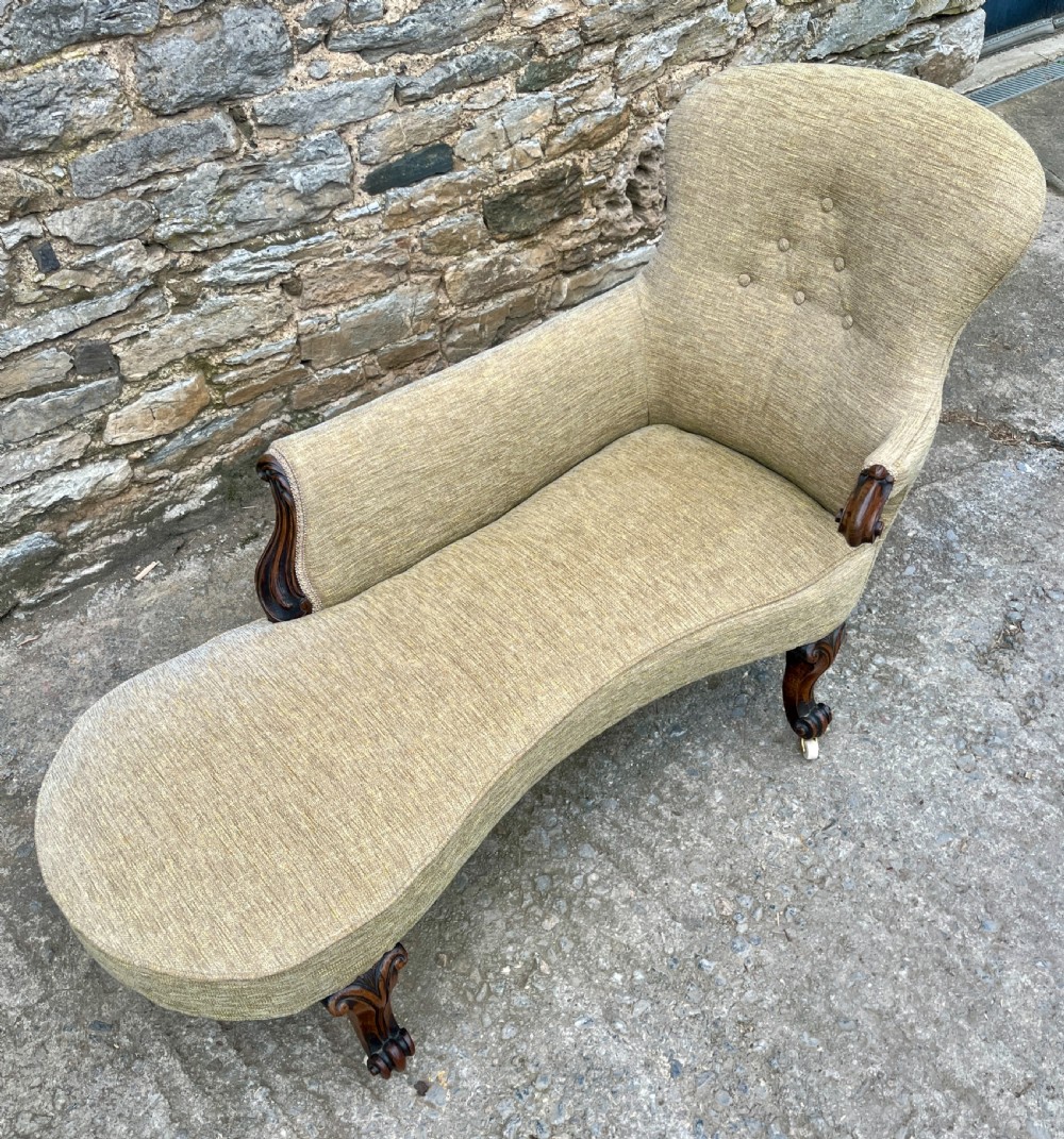 Victorian Chaise Longue View II