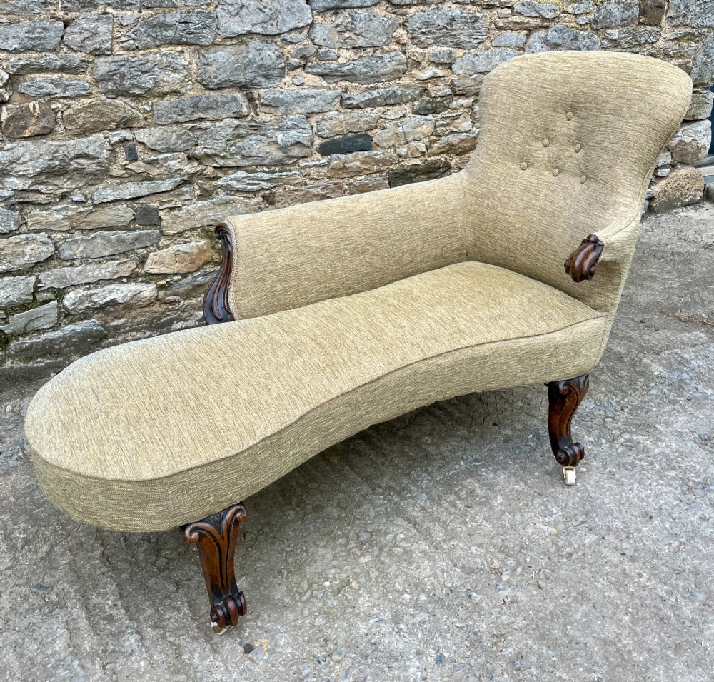 Victorian Chaise Longue View III