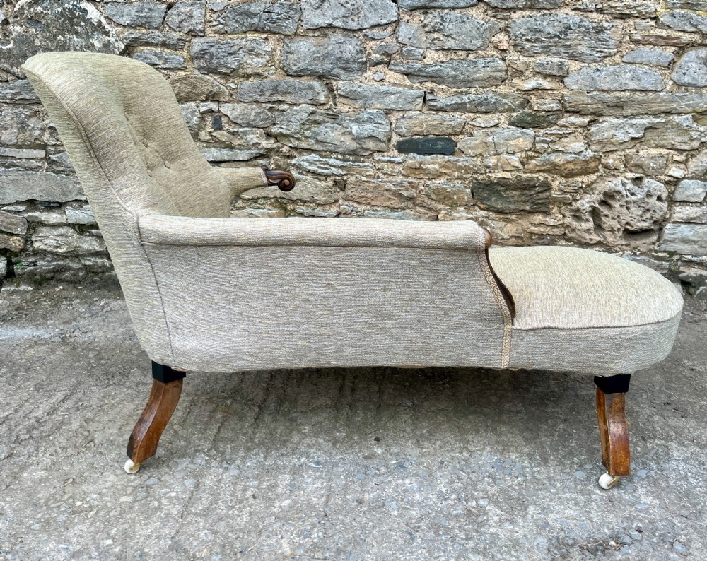 Victorian Chaise Longue View VIII