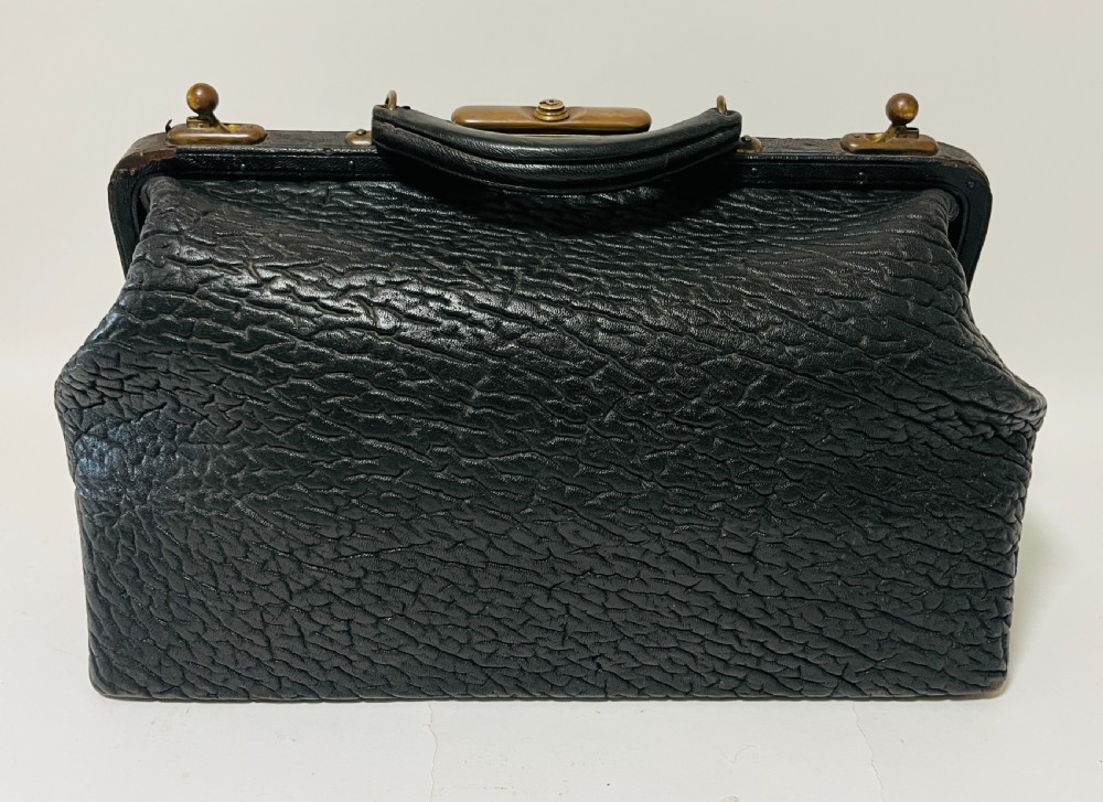Antique Leather Gladstone Bag
 View V