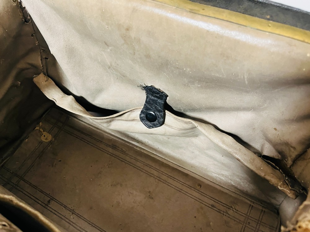 Antique Leather Gladstone Bag
 View XI