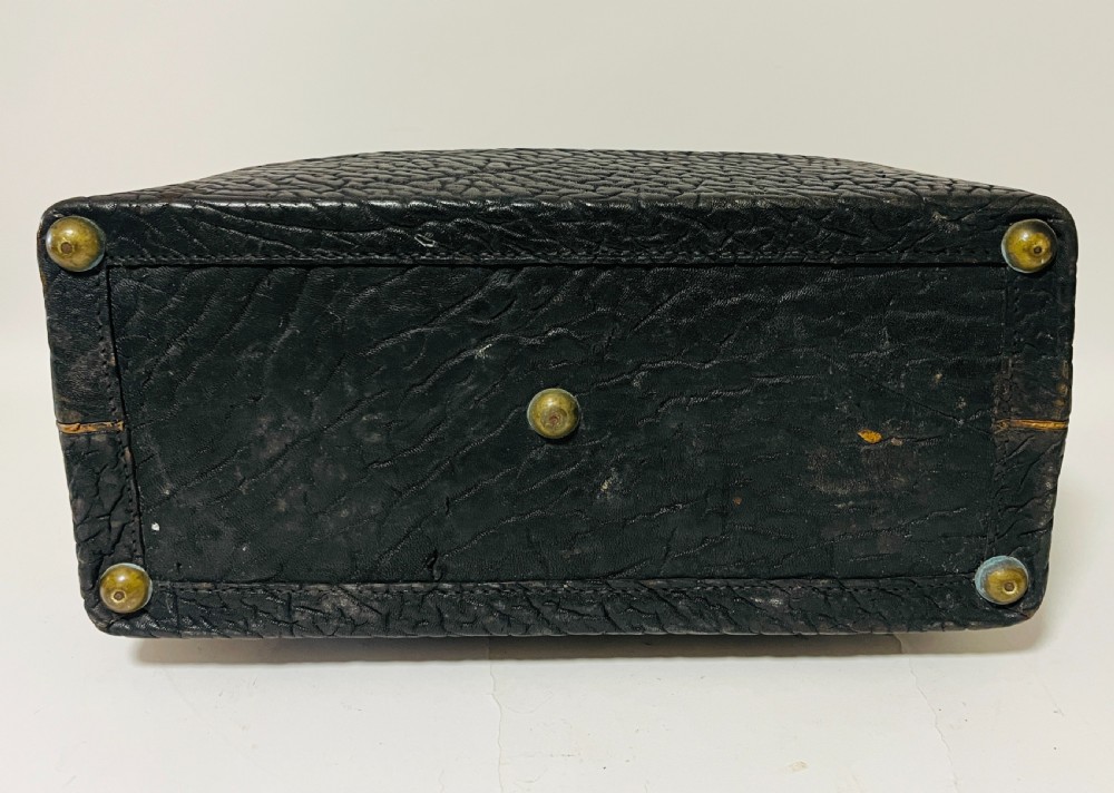 Antique Leather Gladstone Bag
 View XVI