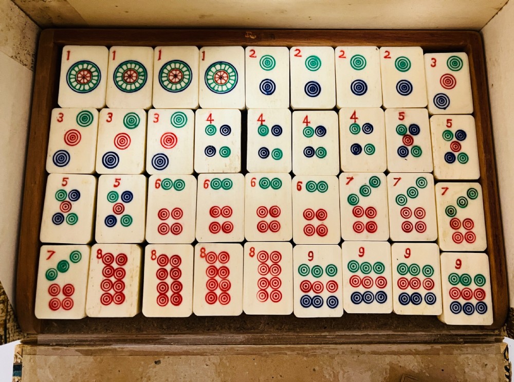 Bone and Bamboo Mahjong Set View III