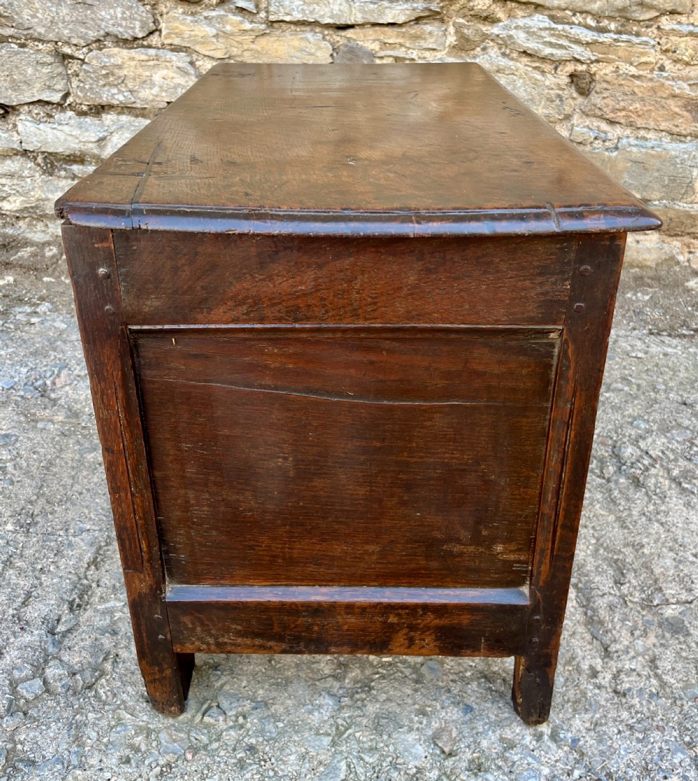 Small 18th Century Oak Coffer View XVI