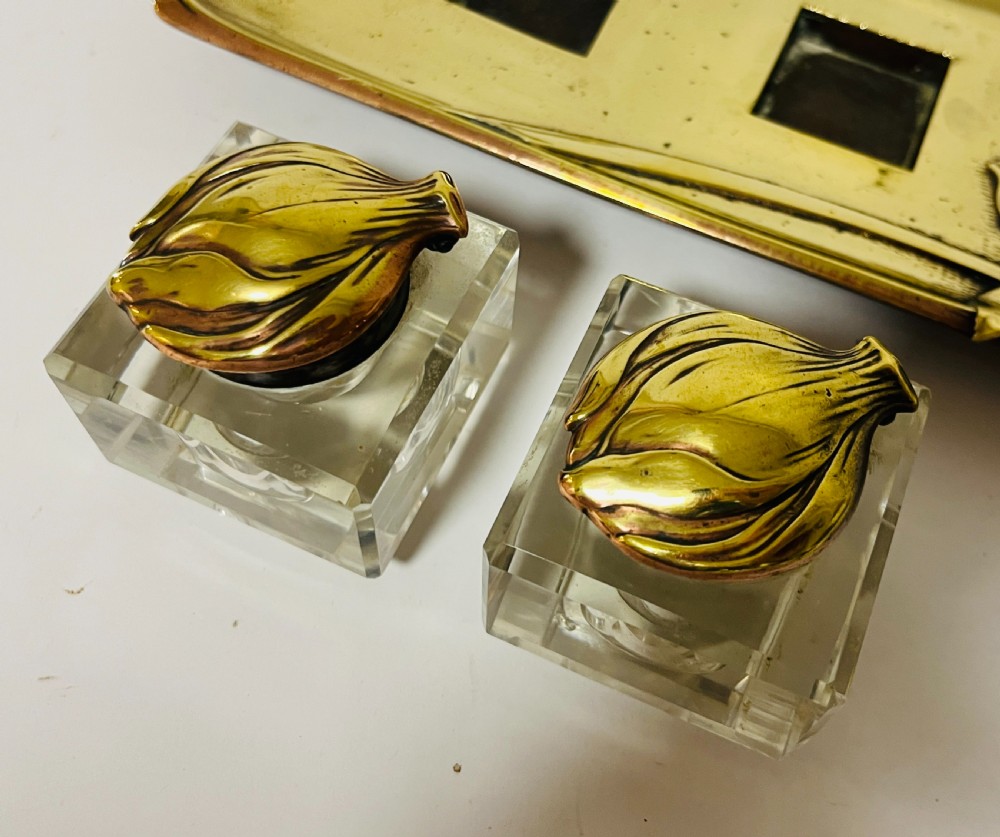 Art Nouveau Brass Geschutzt Desk Stand
 View VIII