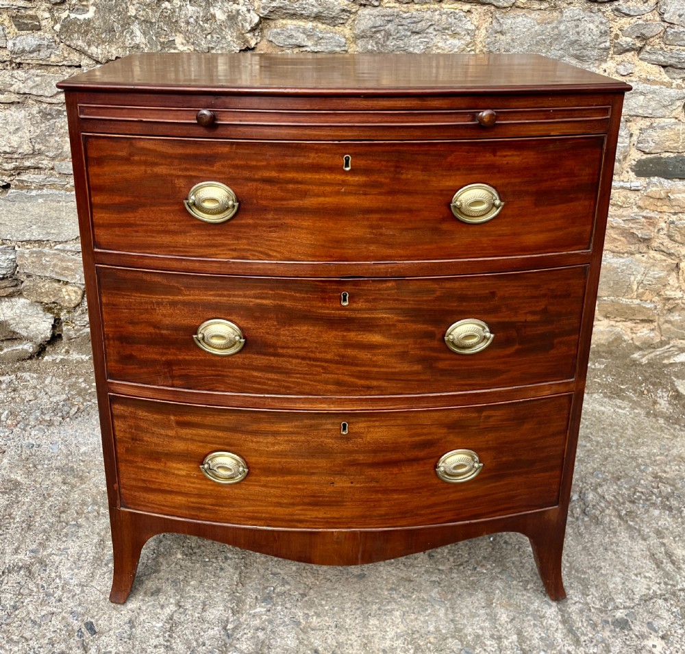 Georgian Mahogany Bachelors Chest of Drawers