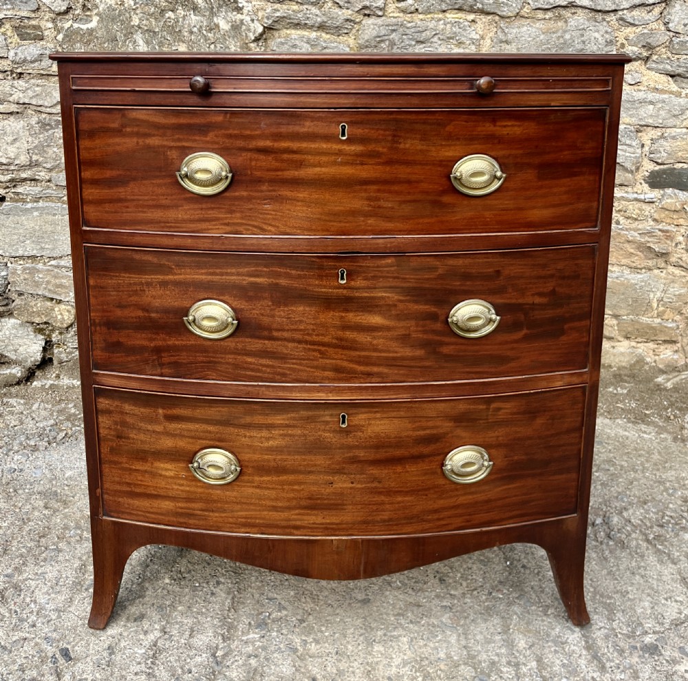 Georgian Mahogany Bachelors Chest of Drawers View II