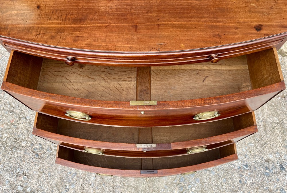 Georgian Mahogany Bachelors Chest of Drawers View X