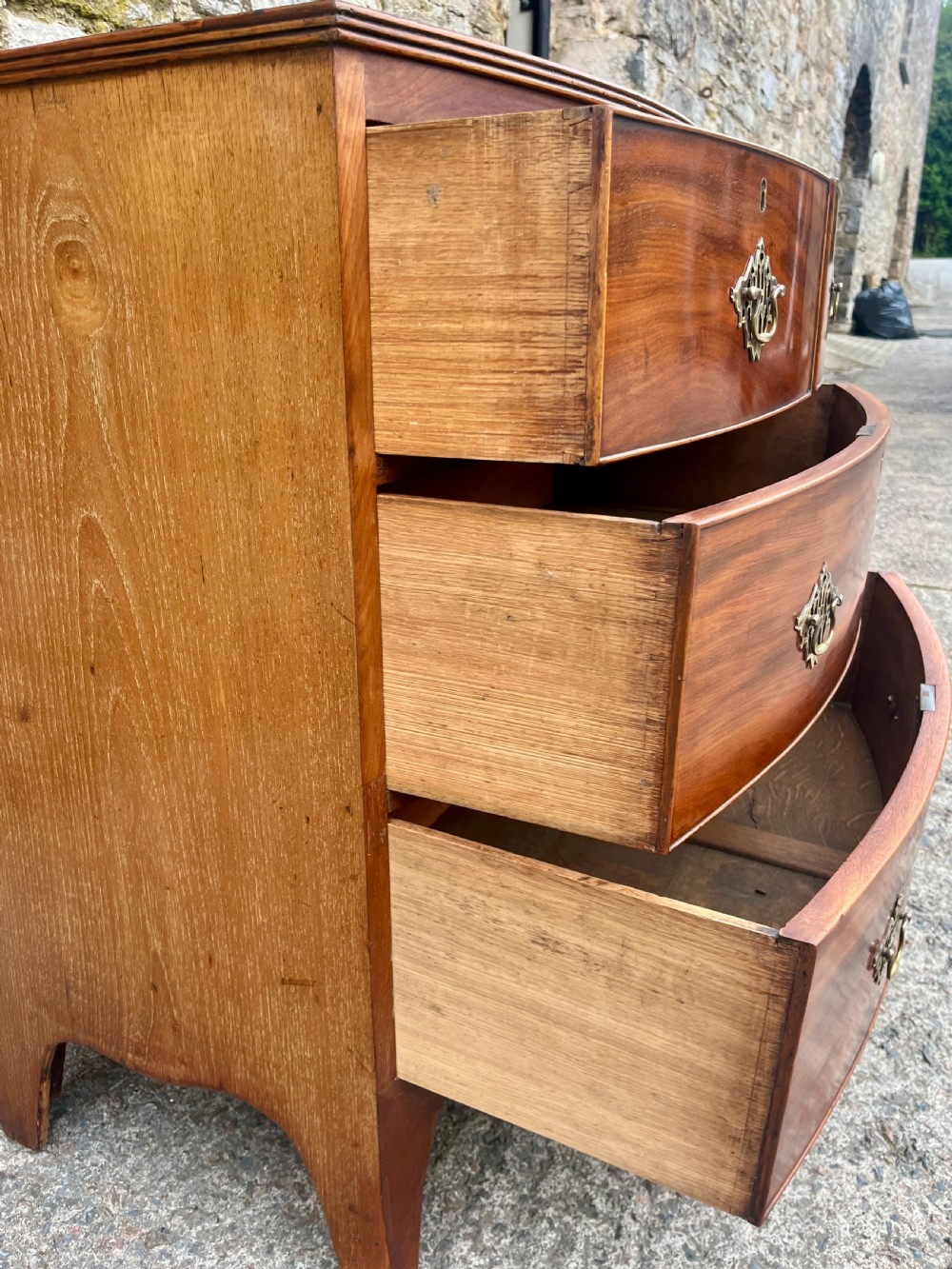 Georgian Mahogany Bow Front Chest of Drawers View XIV