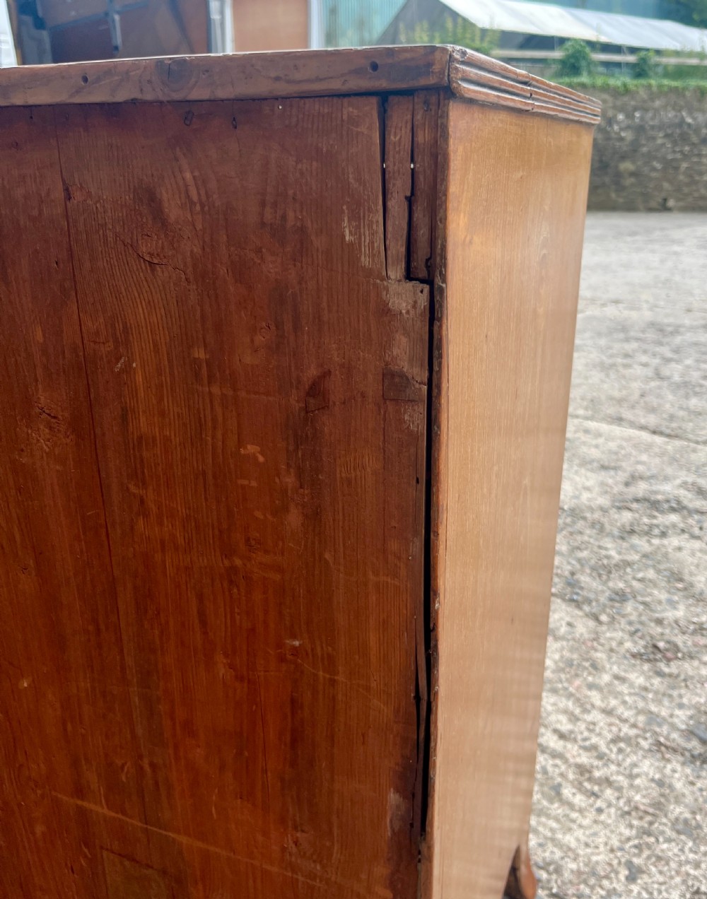 Georgian Mahogany Bow Front Chest of Drawers View XVII