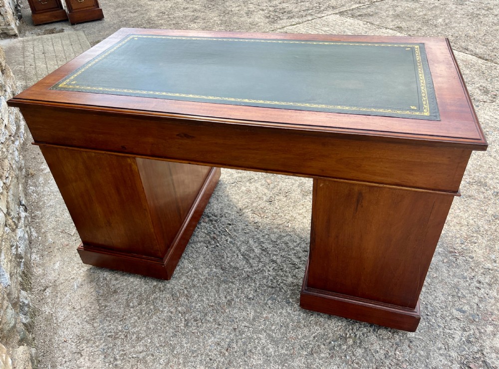 Edwardian Mahogany Pedestal Desk View XV