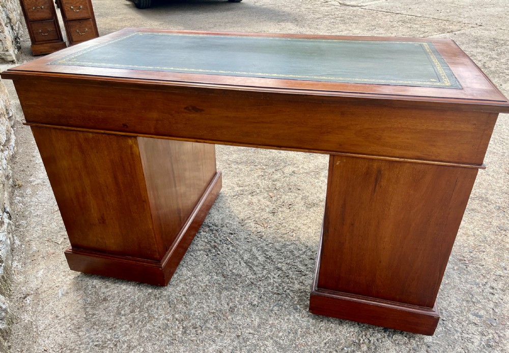 Edwardian Mahogany Pedestal Desk View XVI