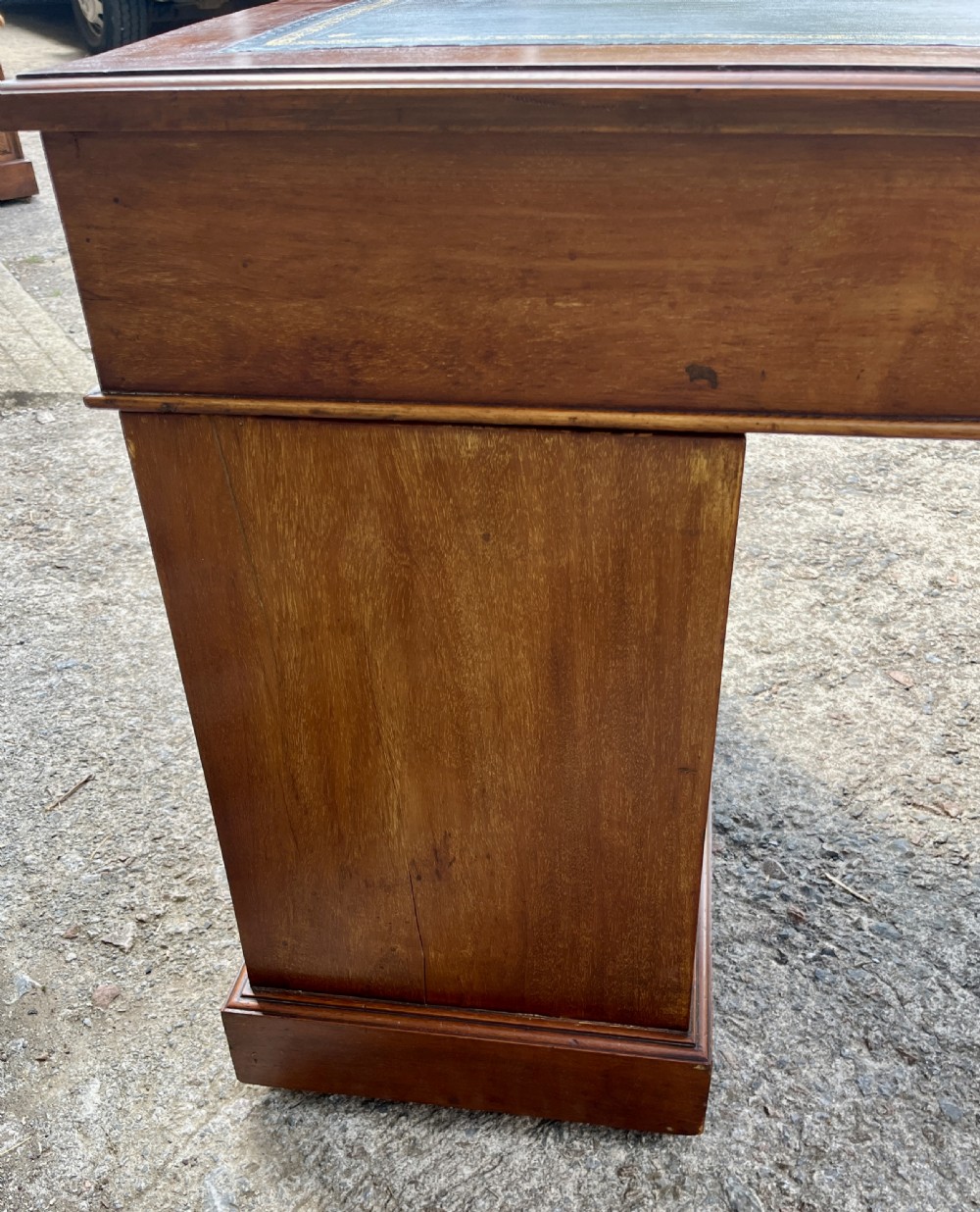 Edwardian Mahogany Pedestal Desk View XVII