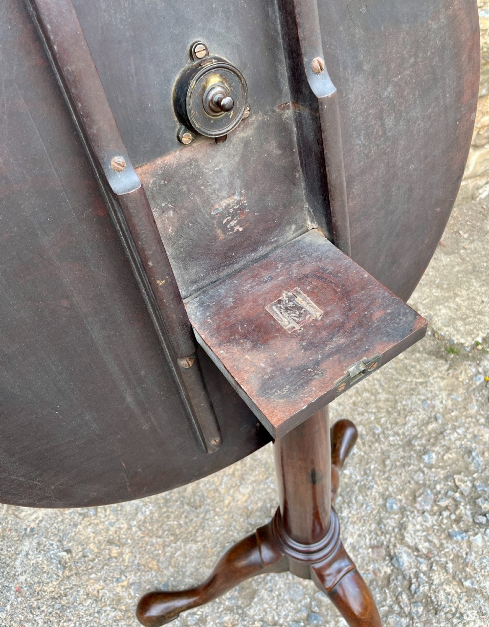 18th Century Georgian Mahogany Tilt Top Wine Table View VII