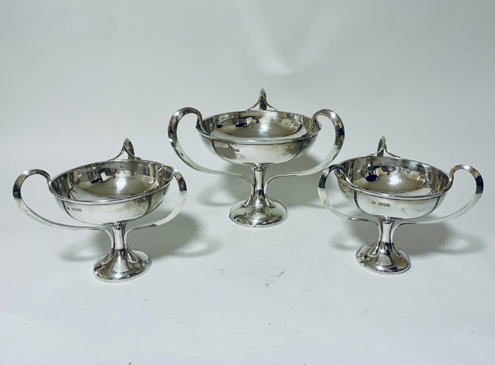 Set of 3 Art Nouveau Silver Centrepiece Bowls View II